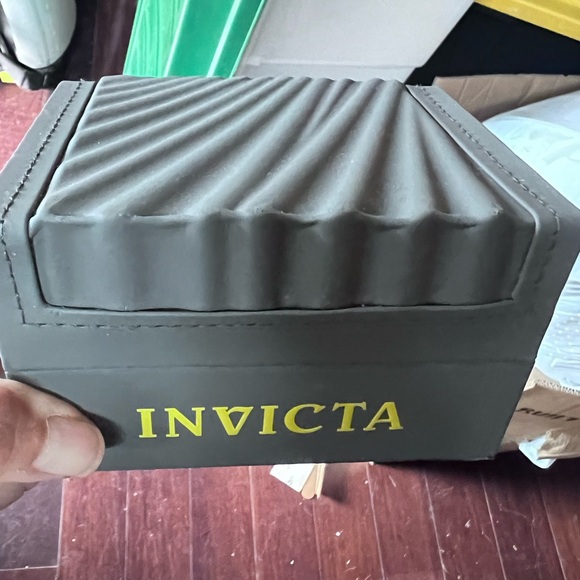 Dual Watch Holder Invicta Gray Watch Box with Yellow Logo Like New GUC - Picture 1 of 3